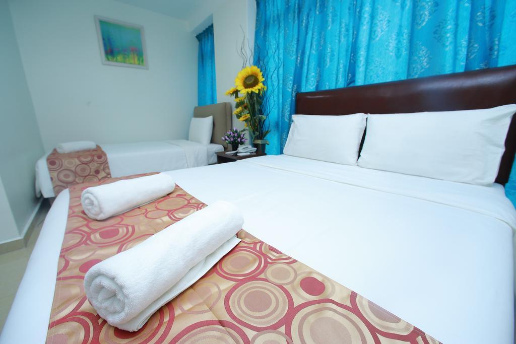 Hotel Gulshan Ампанг Экстерьер фото