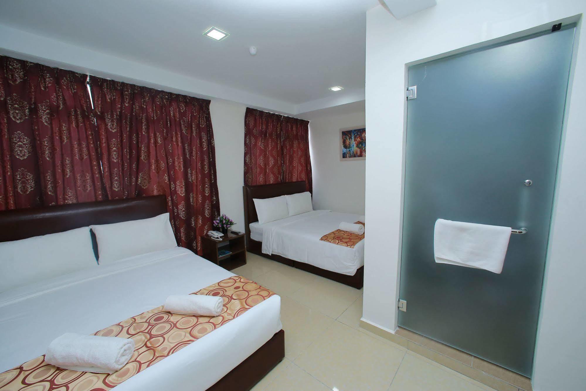 Hotel Gulshan Ампанг Экстерьер фото