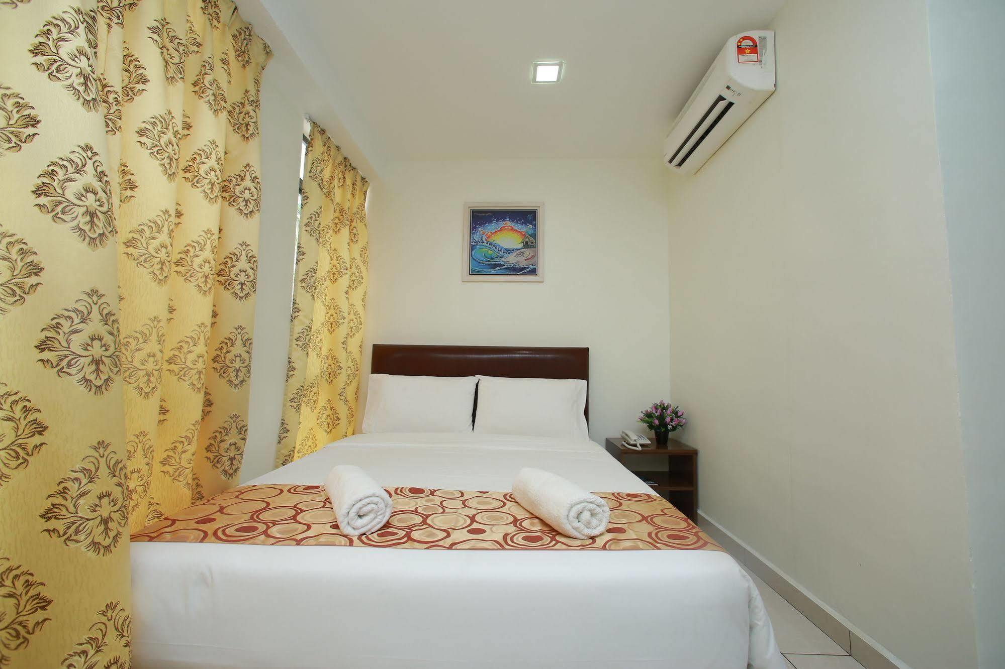 Hotel Gulshan Ампанг Экстерьер фото