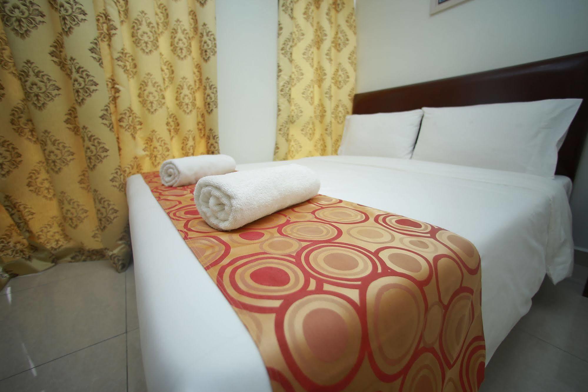 Hotel Gulshan Ампанг Экстерьер фото