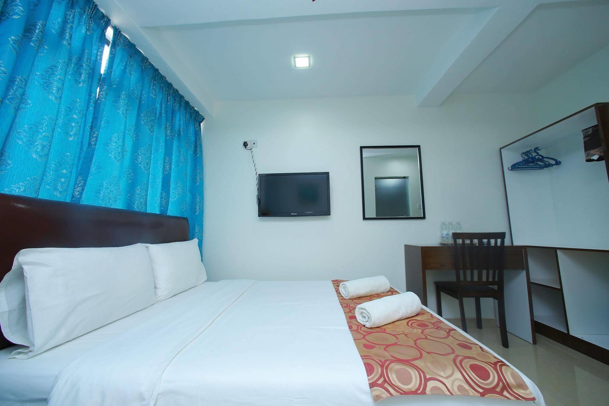Hotel Gulshan Ампанг Экстерьер фото