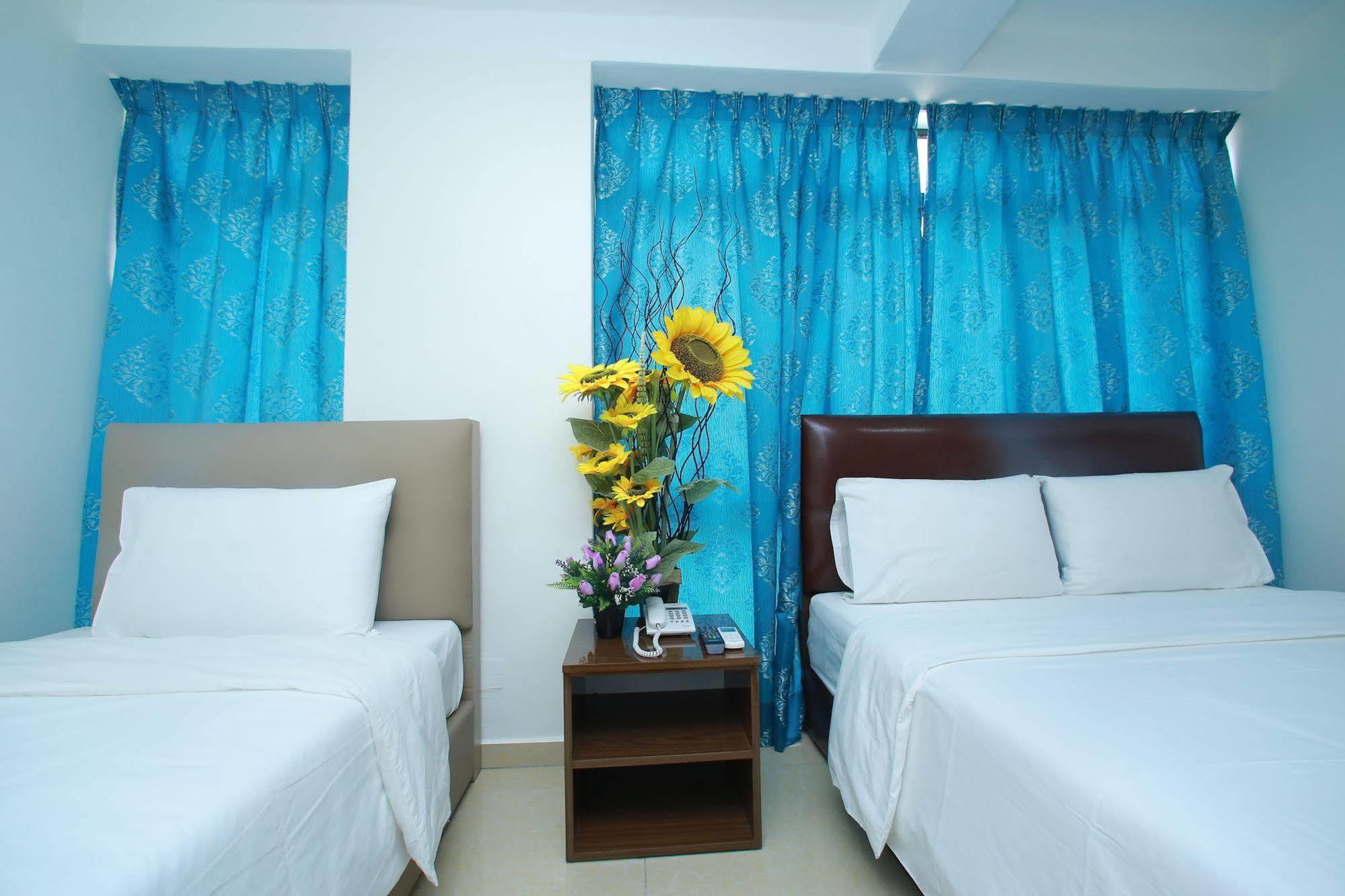 Hotel Gulshan Ампанг Экстерьер фото