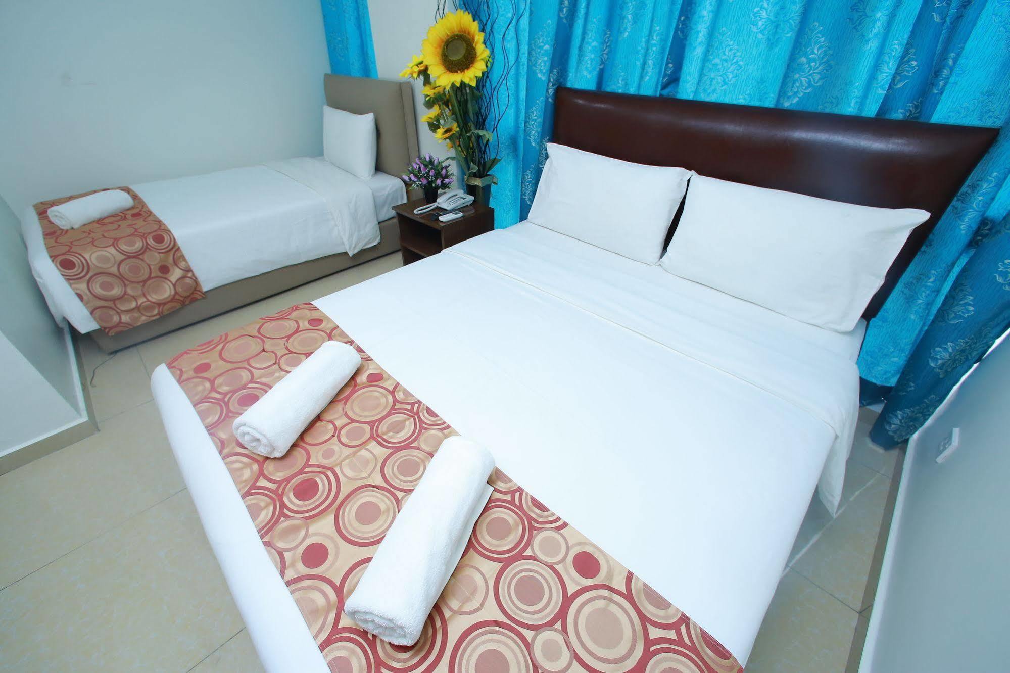 Hotel Gulshan Ампанг Экстерьер фото