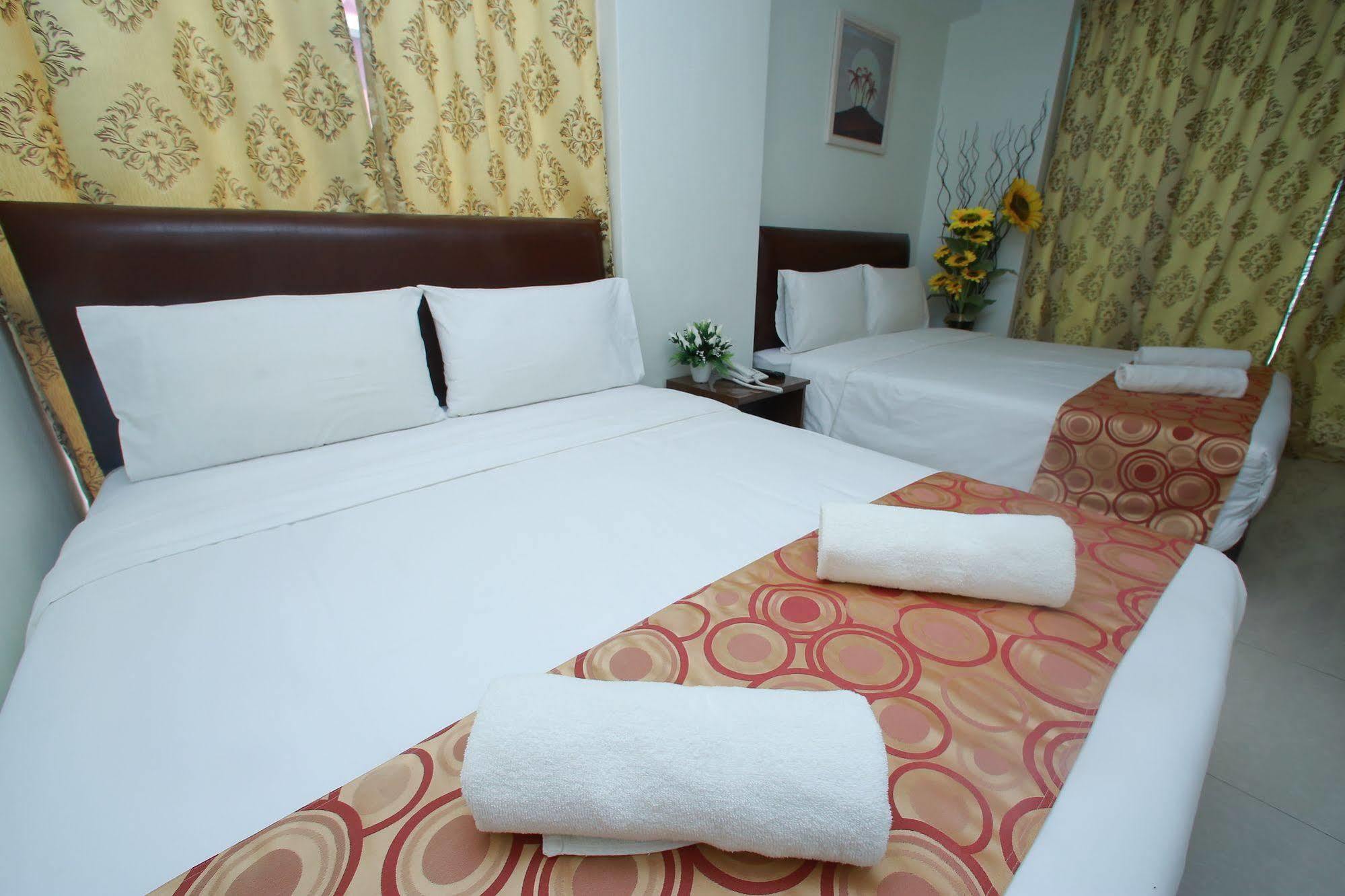 Hotel Gulshan Ампанг Экстерьер фото