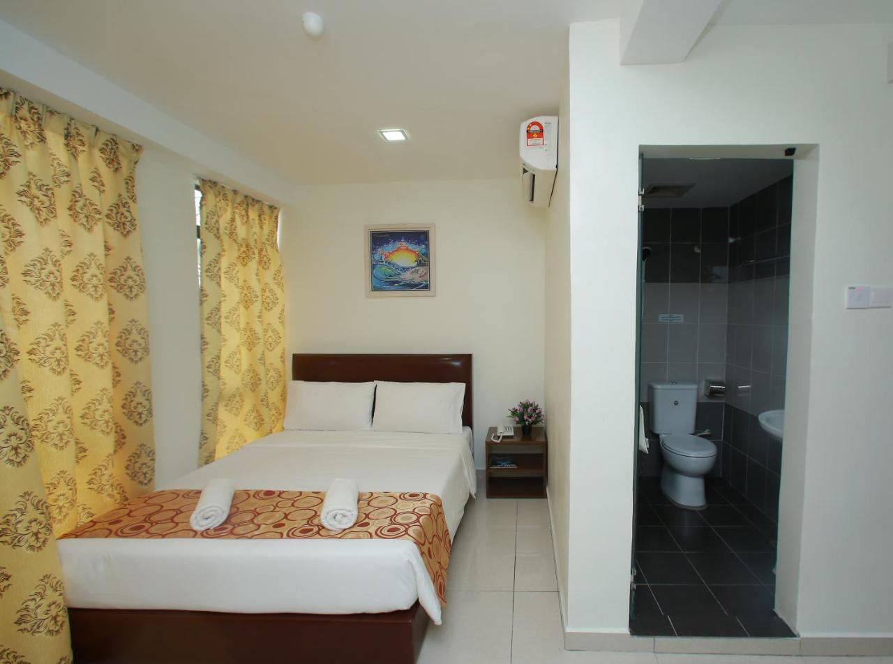 Hotel Gulshan Ампанг Экстерьер фото