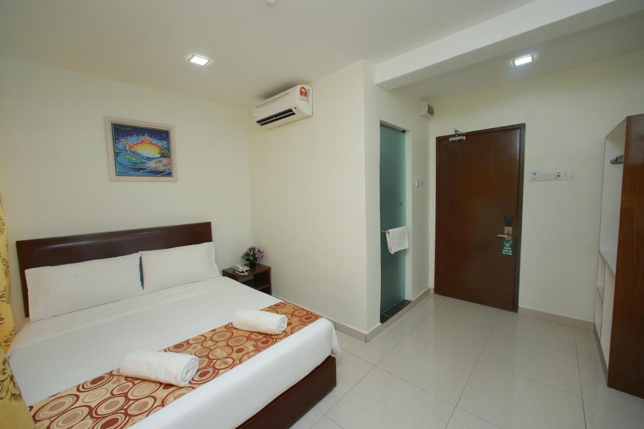 Hotel Gulshan Ампанг Экстерьер фото